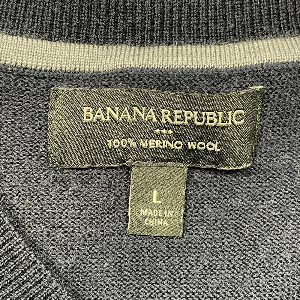 Banana Republic V-Neck Sweater Mens Large Navy Blue 100% Merino Wool Knit